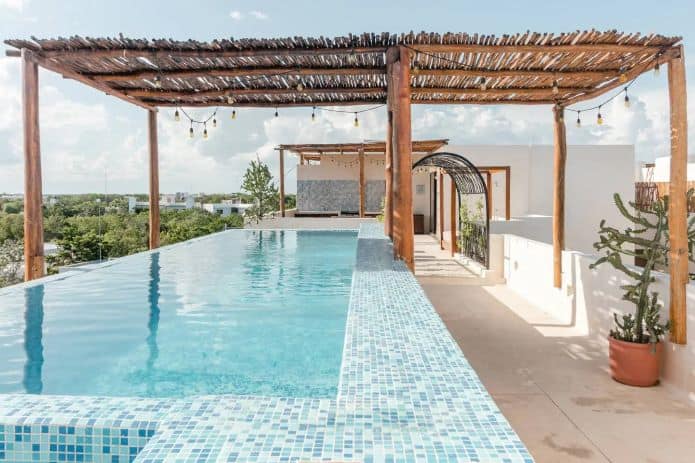 piscine d'hotel avec vue sur la jungle yucatan